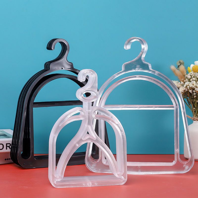 رف عرض قبعة بسيط للأطفال والكب - مراجعة Baby Clothing Hanging Rack وسعره